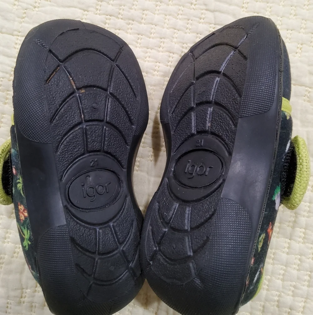 Igor Kids' Black and Green Lion Shoes